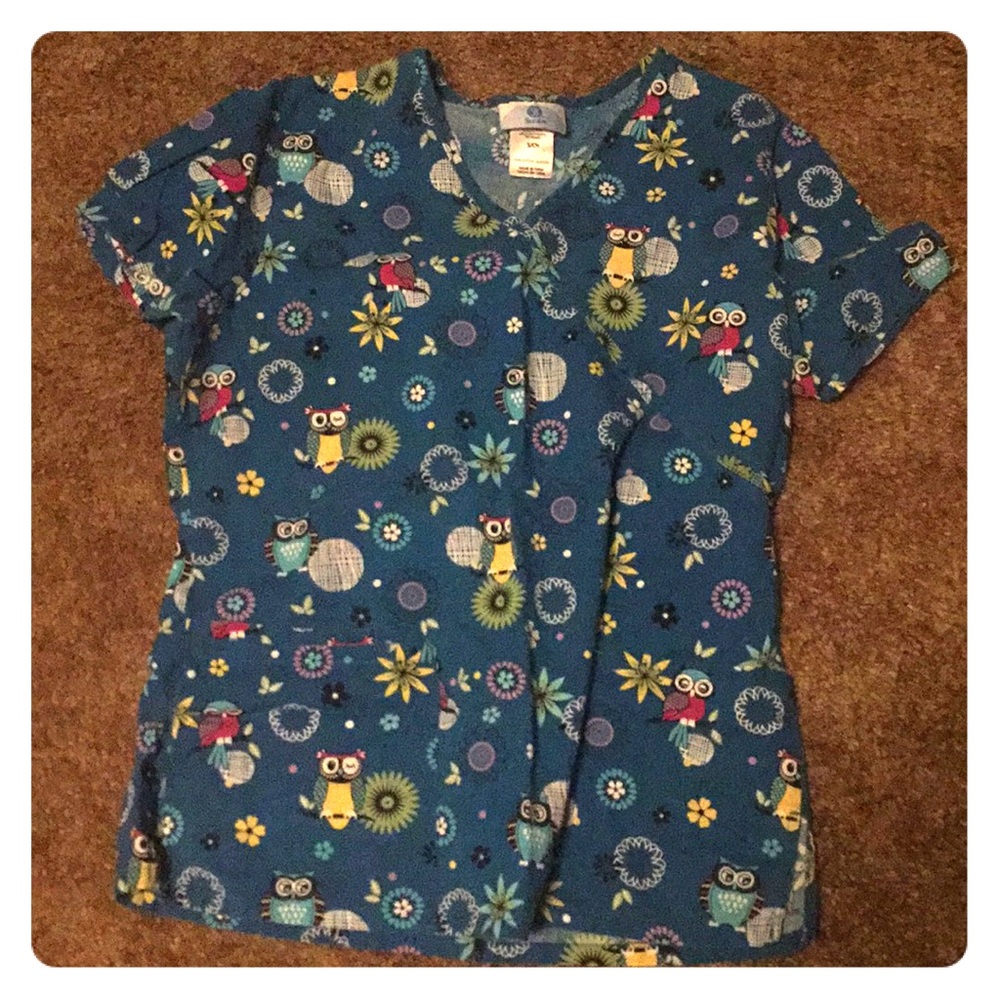 Blue owl and flower print scrub shirt